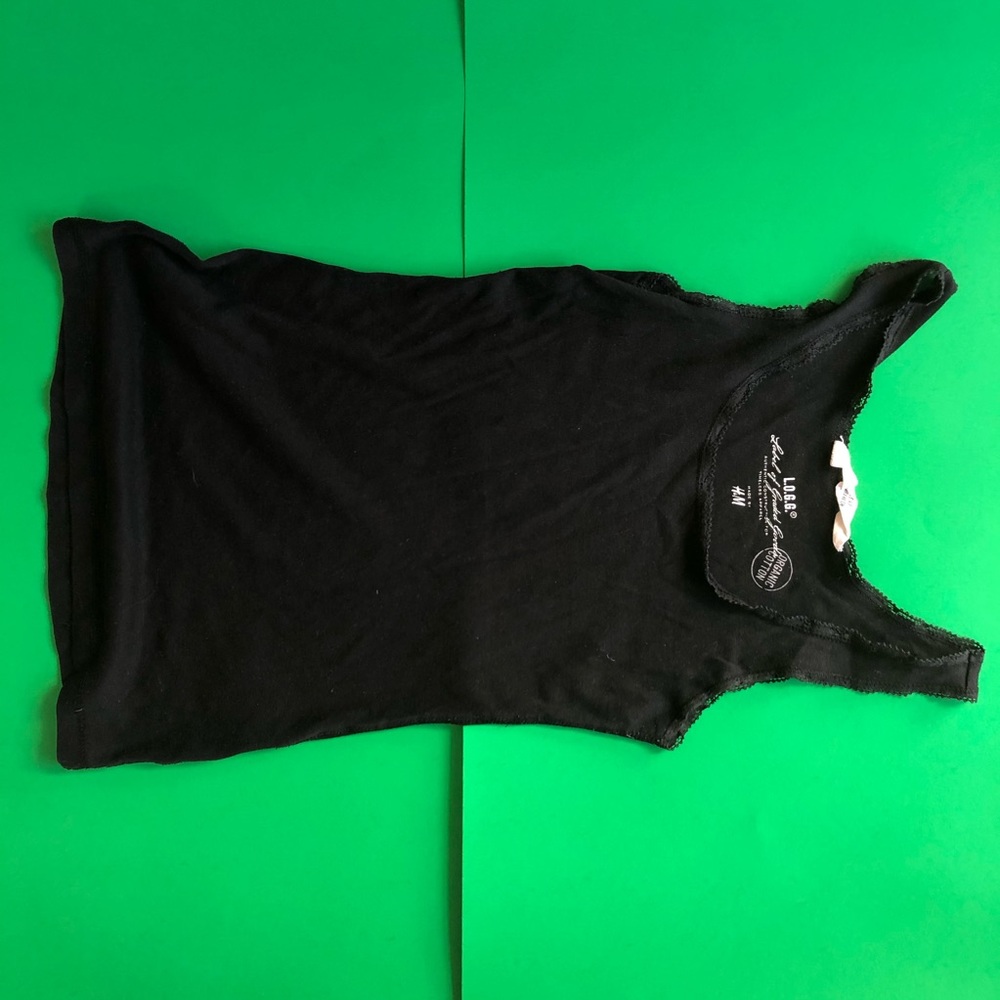 Black tanktop